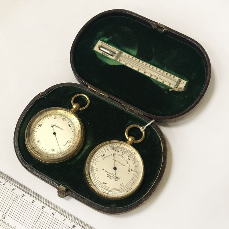 Balometer Set CASED BAROMETER SET - Southgate Auction Rooms