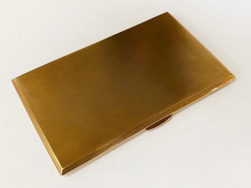 9 carat gold cigarette case 9CT GOLD CIGARETTE CASE - APPROX 170.G