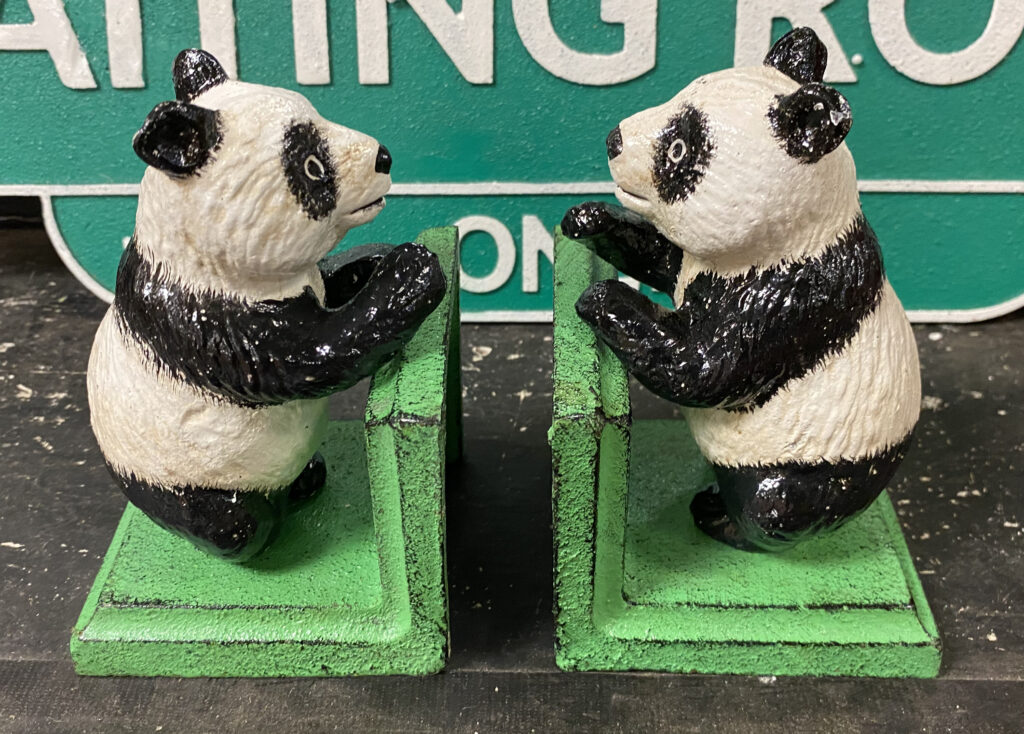 PAIR OF CAST IRON PANDA BOOKENDS Southgate Auction Rooms