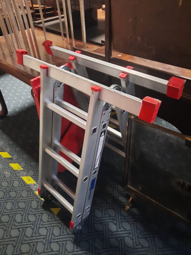 ADJUSTABLE LADDER Southgate Auction Rooms