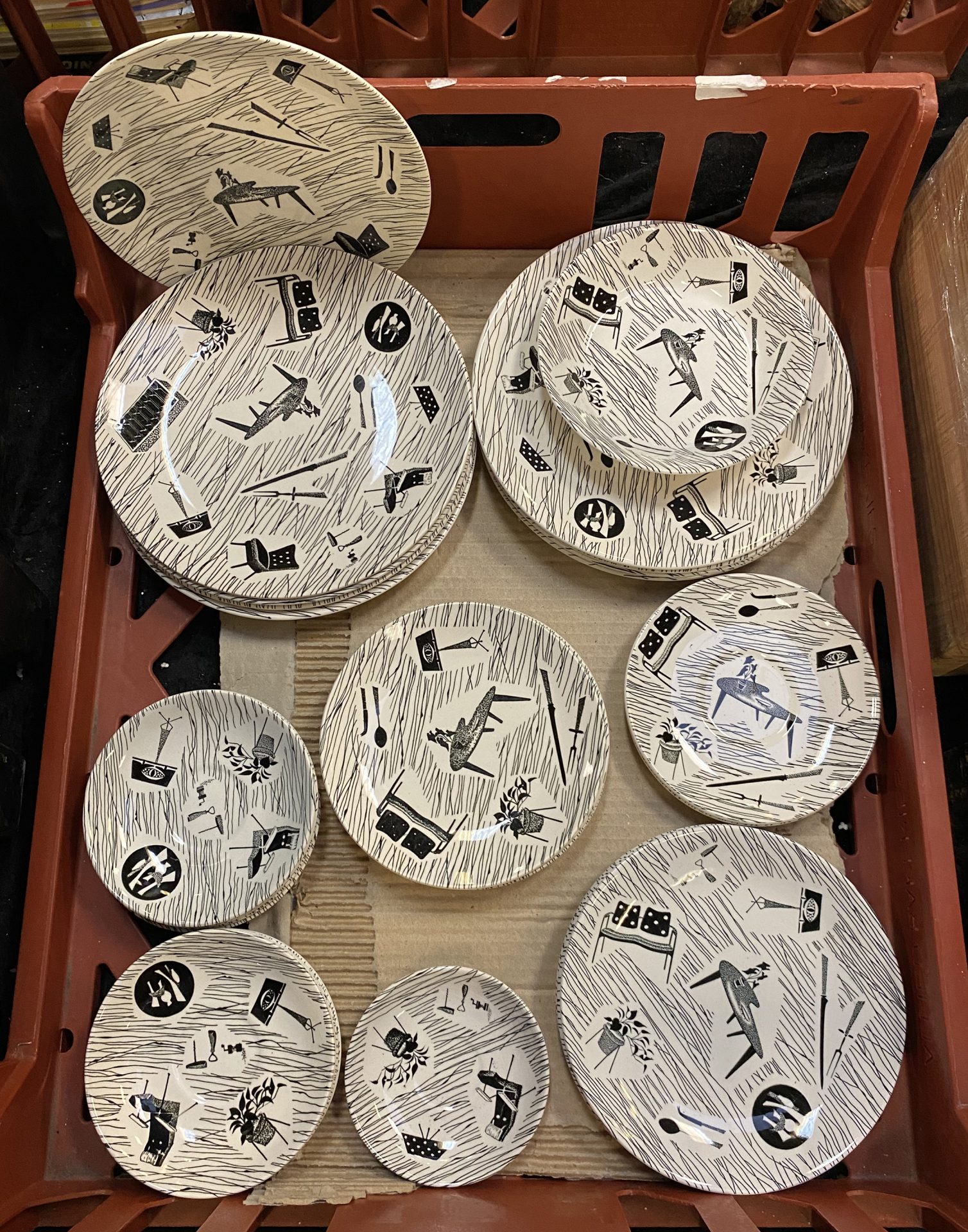 COLLECTION OF RIDGWAY ''HOMEMAKER'' CHINA - APPROX 29 PIECES ...