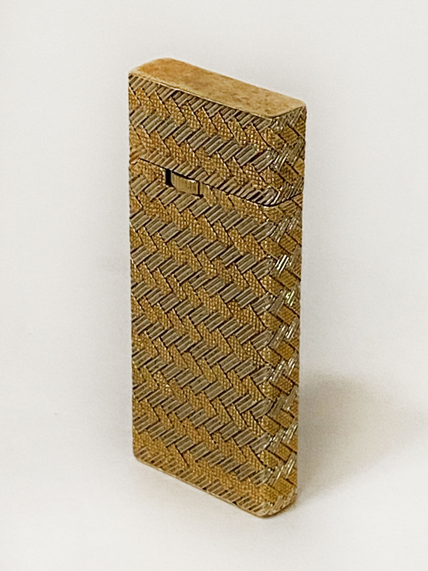18K GOLD CIGARETTE LIGHTER 12.7 GRAMS (GOLD WEIGHT APPROX)