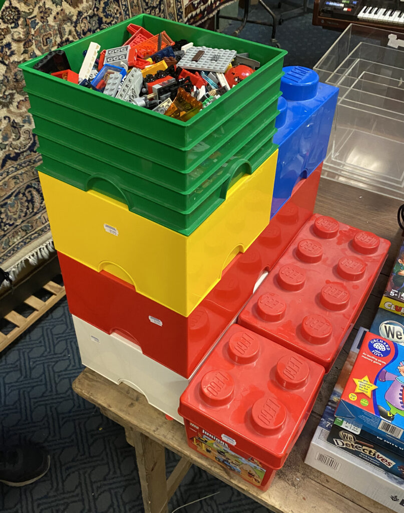 LARGE COLLECTION OF LEGO IN LEGO BOXES - Southgate Auction Rooms